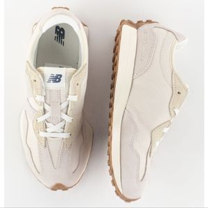 New balance 327 woman's 8.5